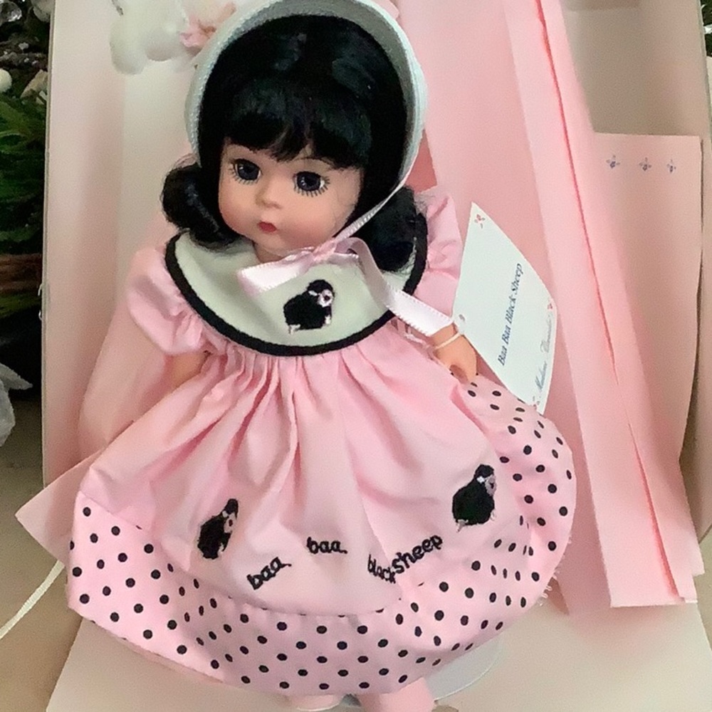 Baa Baa Black Sheep (34020) Madam Alexander Doll